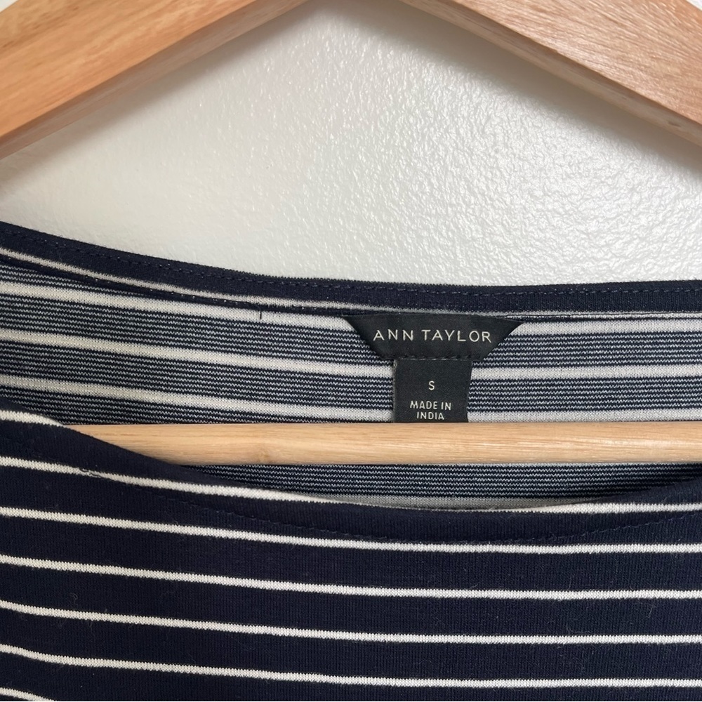 Ann Taylor Striped Navy Blue and White Ballon Sleeve Long Sleeve Top - Picture 4 of 6